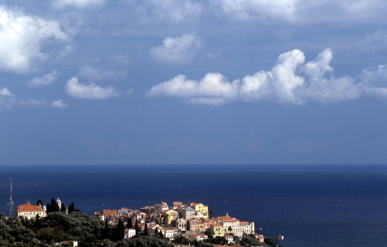 Uliveto Saglietto Agriturismo A Poggi Apartments Imperia Eksteriør billede