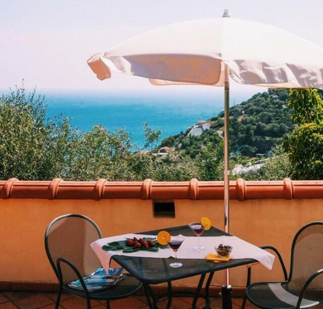 Uliveto Saglietto Agriturismo A Poggi Apartments Imperia Eksteriør billede